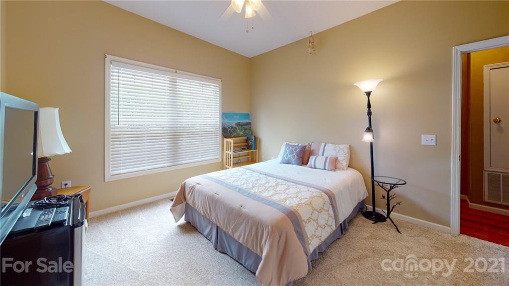 8 Grove Garden Avenue Candler NC 28715