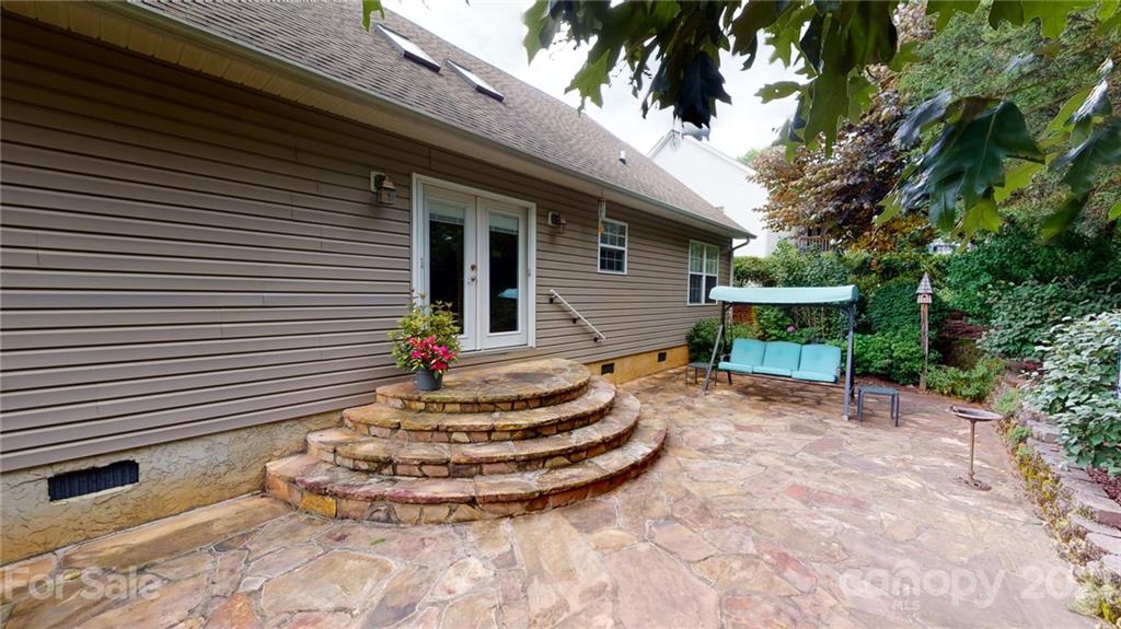 8 Grove Garden Avenue Candler NC 28715