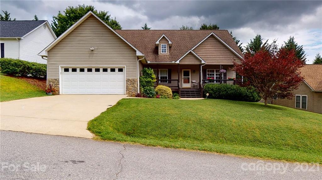 8 Grove Garden Avenue Candler NC 28715