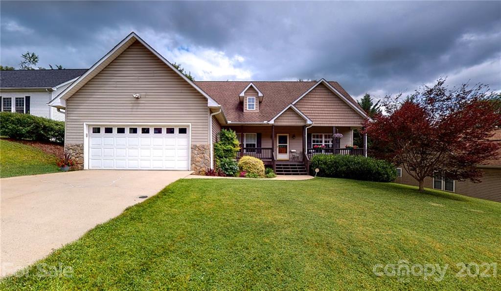 8 Grove Garden Avenue Candler NC 28715