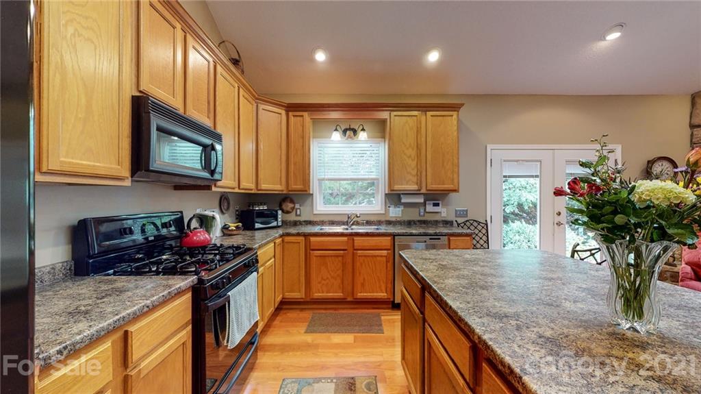 8 Grove Garden Avenue Candler NC 28715