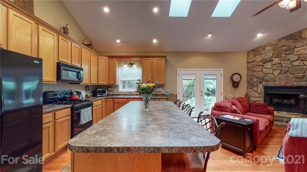 8 Grove Garden Avenue Candler NC 28715