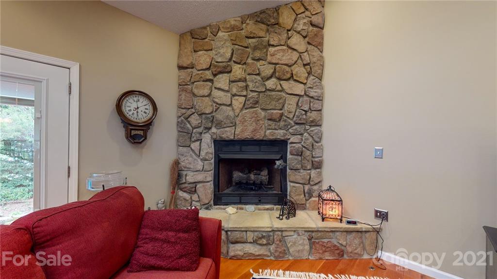 8 Grove Garden Avenue Candler NC 28715