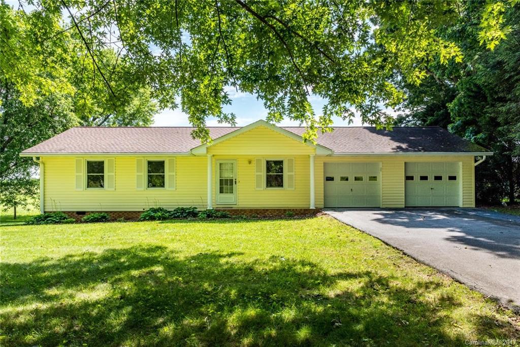 5601 Howard Gap Road Flat Rock NC 28731