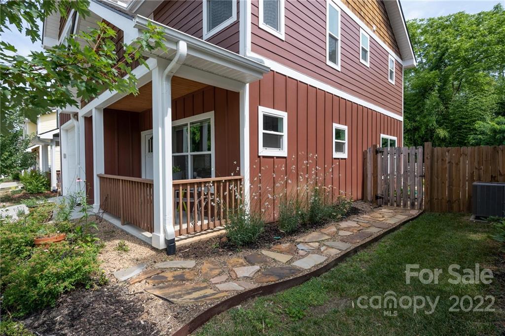 11 Crayton Park Drive Asheville NC 28803