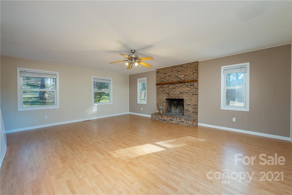 40 Pinedale Road Asheville NC 28805