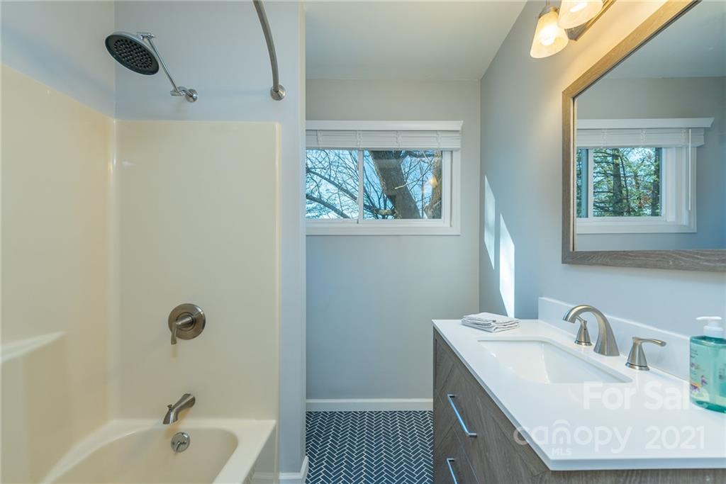 40 Pinedale Road Asheville NC 28805