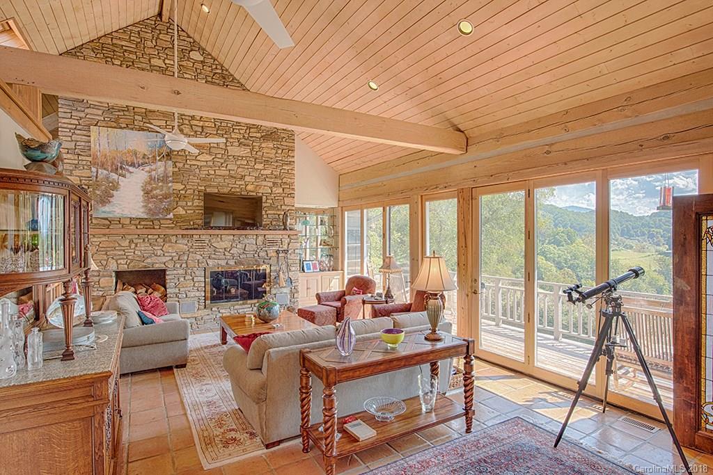 459 Rockcliffe Lane Clyde NC 28721