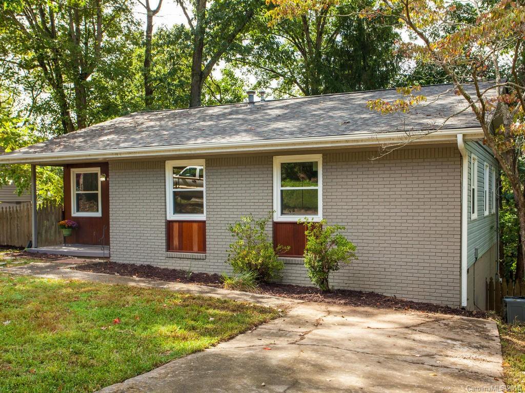 16 Merlin Way Asheville NC 28806