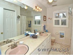 9 Reynolds Place Asheville NC 28804