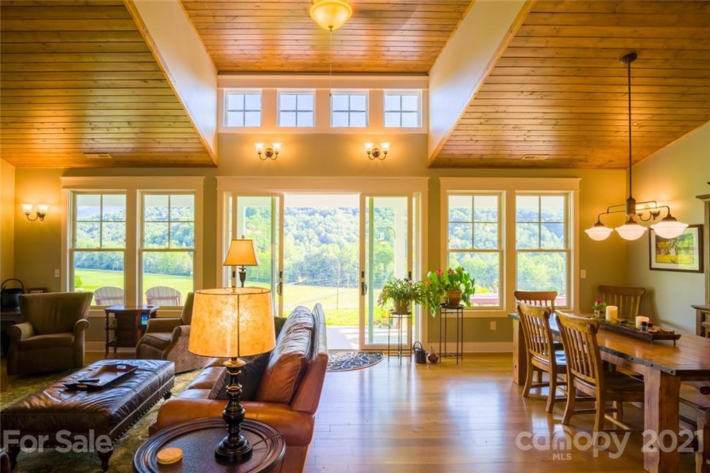 150 Dillingham Road Barnardsville NC 28709