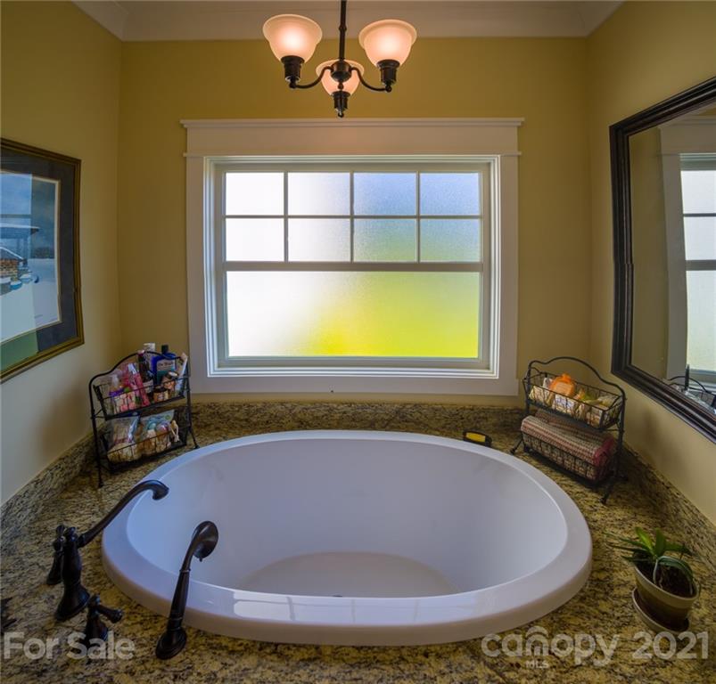 150 Dillingham Road Barnardsville NC 28709