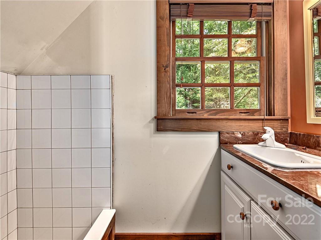 35 Hickory Forest Lane Fairview NC 28730