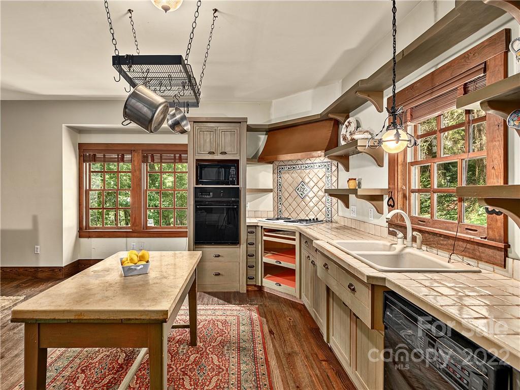 35 Hickory Forest Lane Fairview NC 28730
