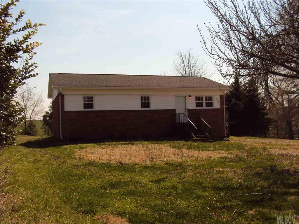 5459 Triangle Circle Hickory NC 28602