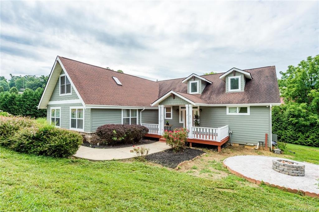 17 Woods Crossing Way Weaverville NC 28787