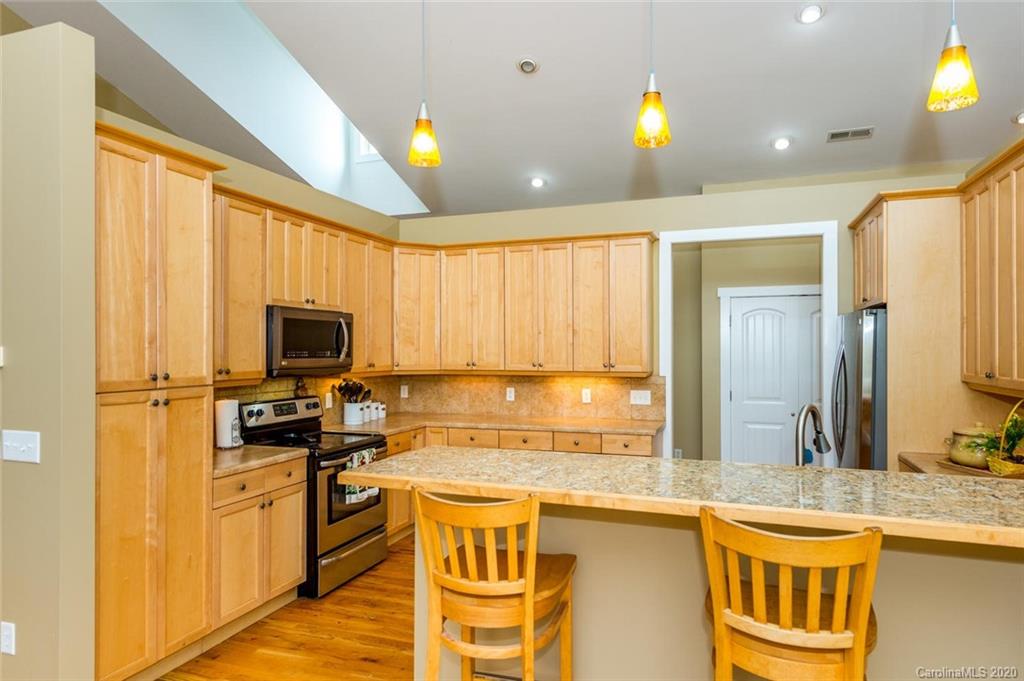 17 Woods Crossing Way Weaverville NC 28787