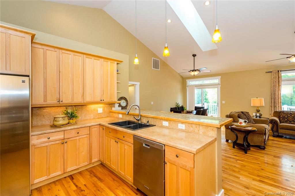 17 Woods Crossing Way Weaverville NC 28787