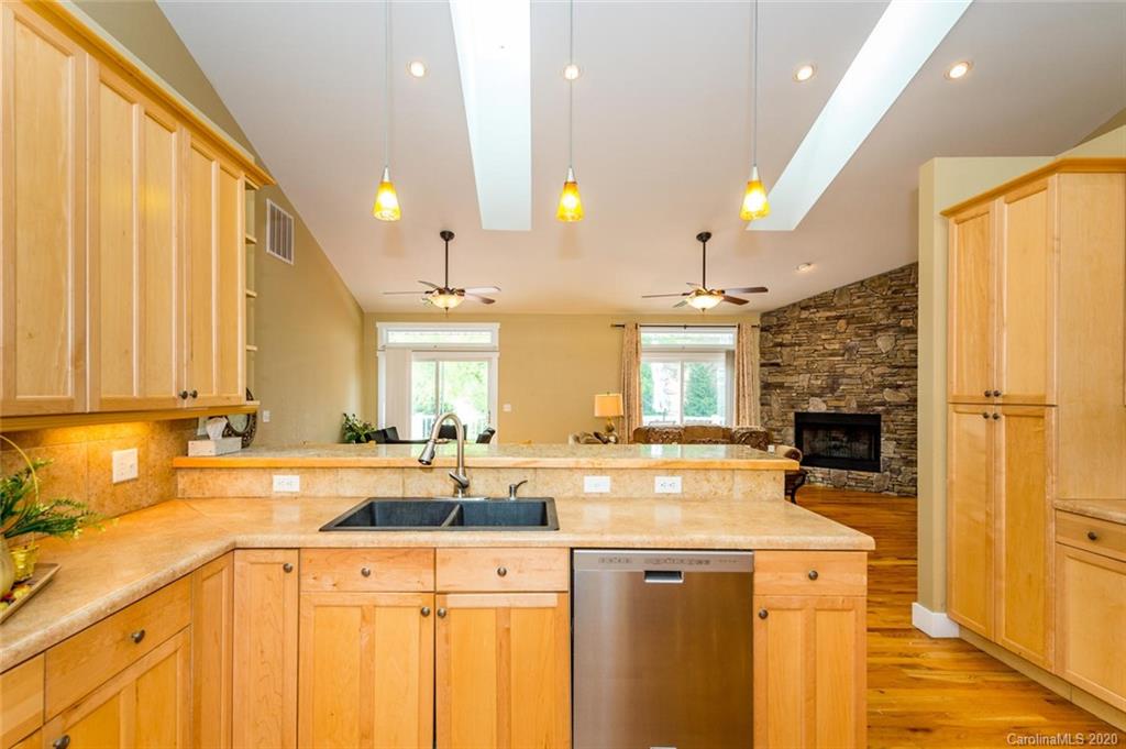 17 Woods Crossing Way Weaverville NC 28787