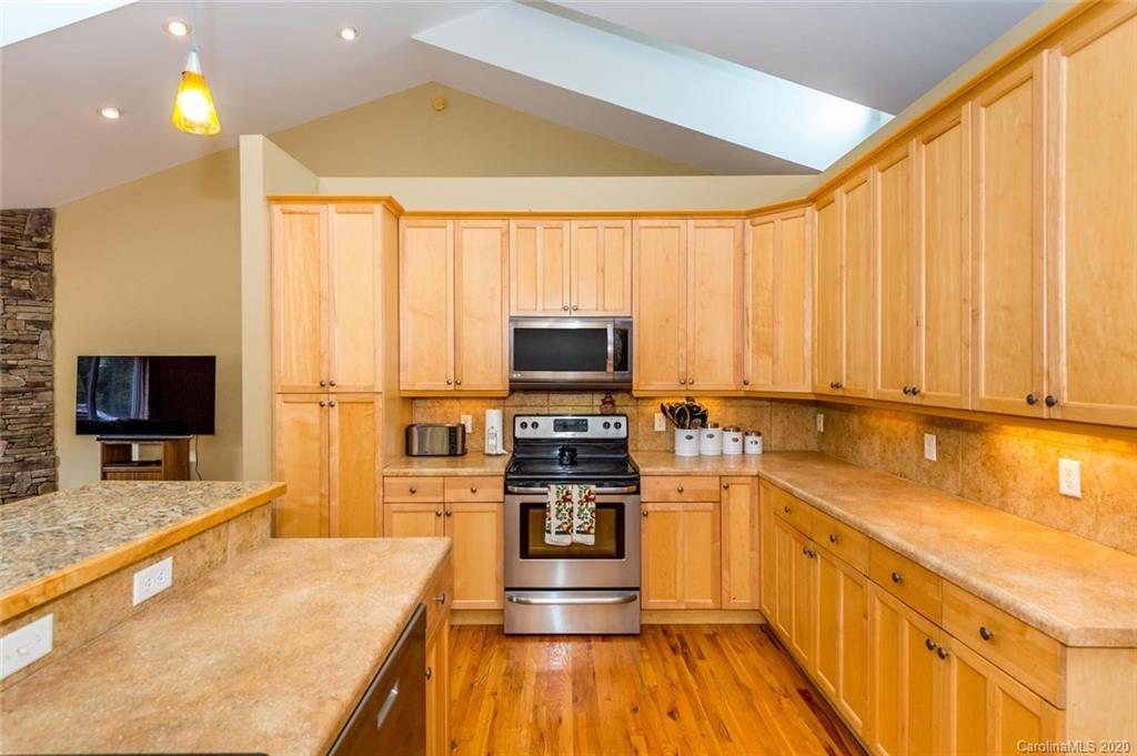 17 Woods Crossing Way Weaverville NC 28787