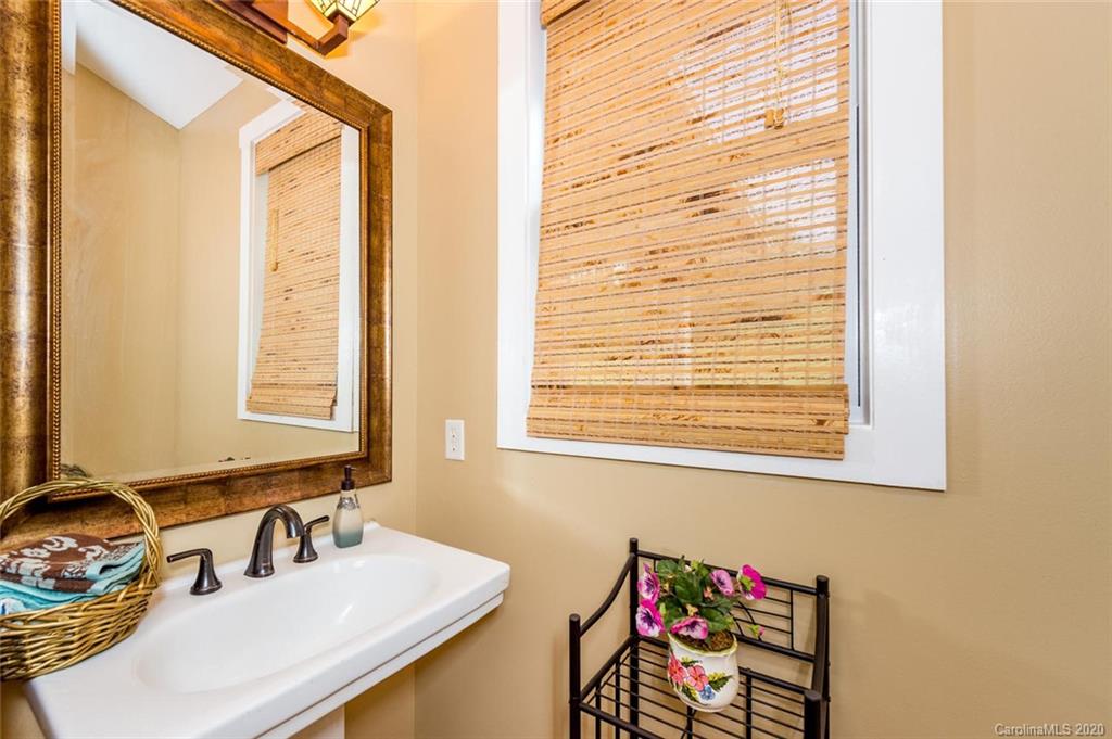17 Woods Crossing Way Weaverville NC 28787