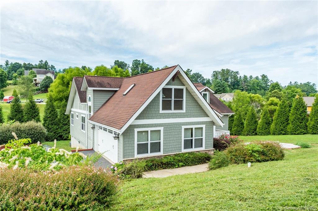 17 Woods Crossing Way Weaverville NC 28787