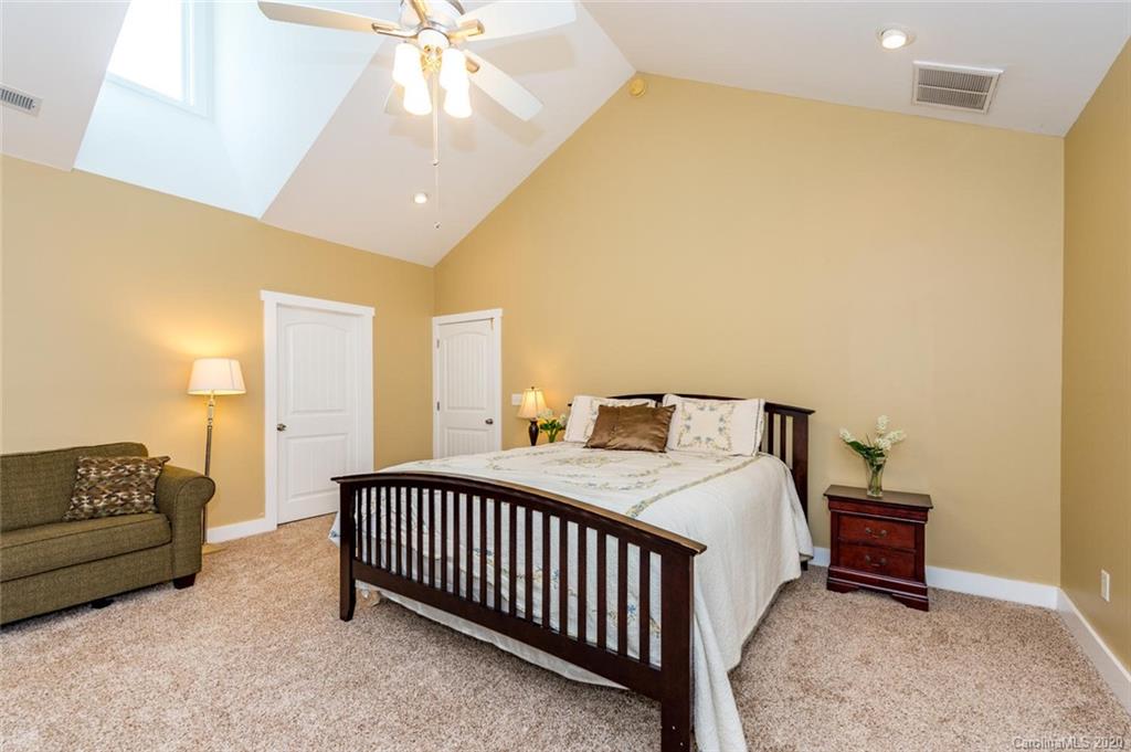 17 Woods Crossing Way Weaverville NC 28787