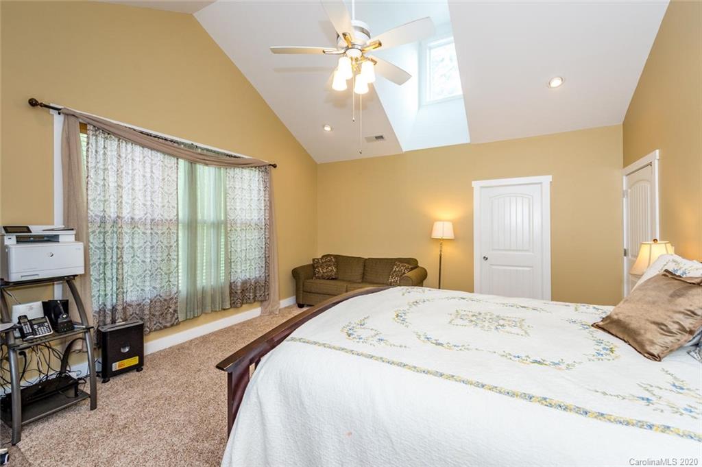17 Woods Crossing Way Weaverville NC 28787
