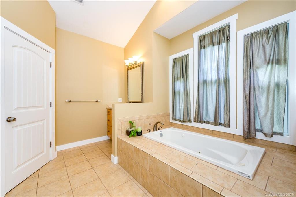 17 Woods Crossing Way Weaverville NC 28787