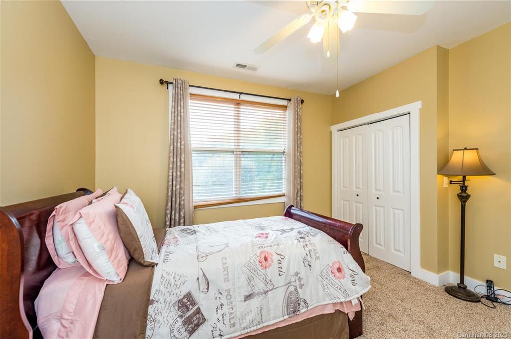 17 Woods Crossing Way Weaverville NC 28787