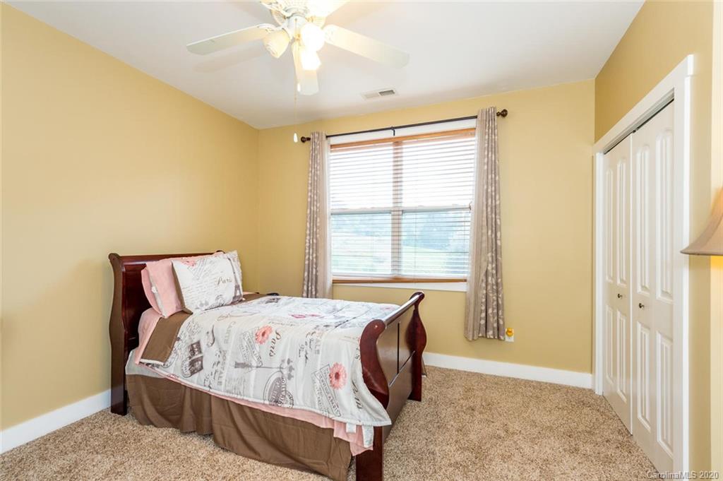 17 Woods Crossing Way Weaverville NC 28787