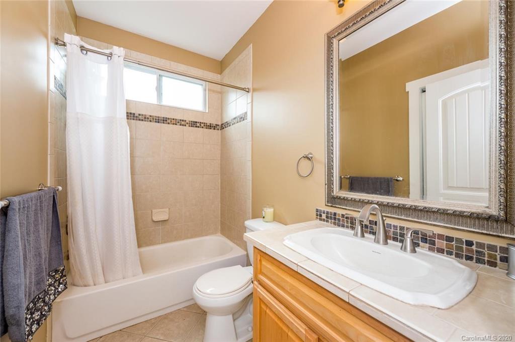 17 Woods Crossing Way Weaverville NC 28787