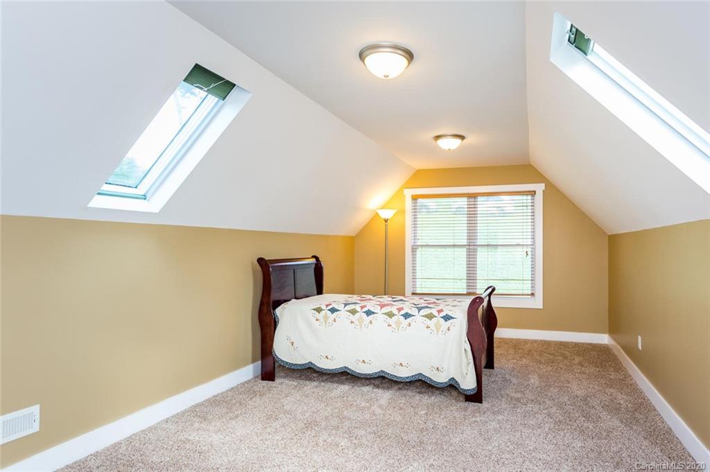 17 Woods Crossing Way Weaverville NC 28787