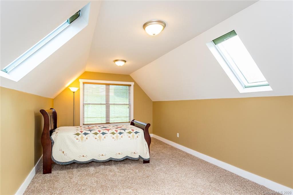 17 Woods Crossing Way Weaverville NC 28787