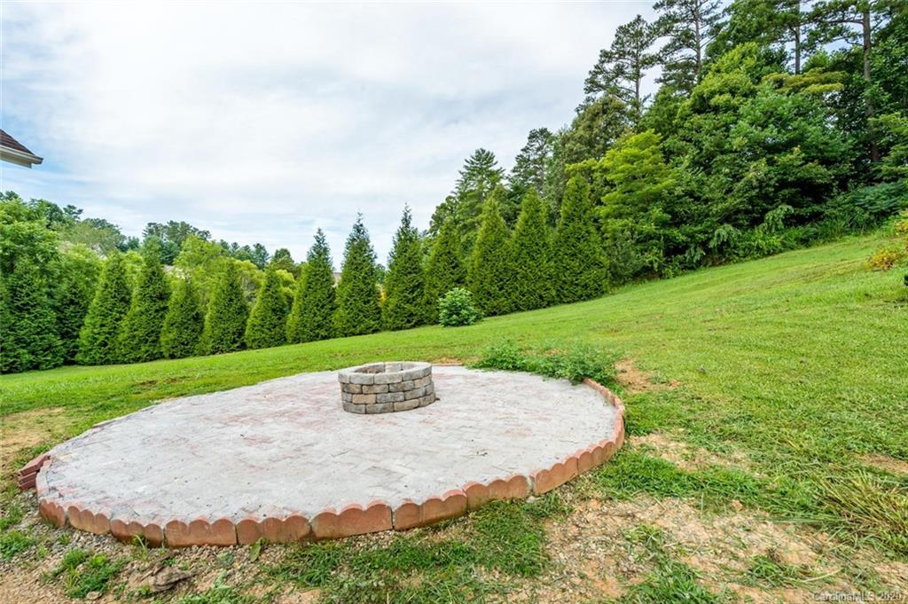 17 Woods Crossing Way Weaverville NC 28787