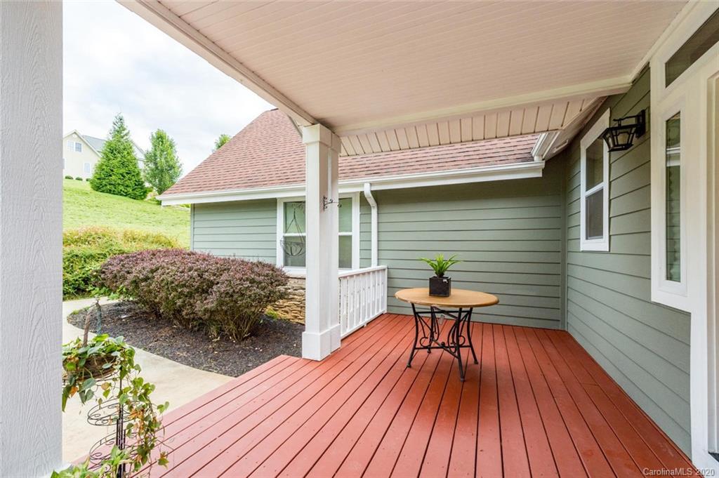 17 Woods Crossing Way Weaverville NC 28787