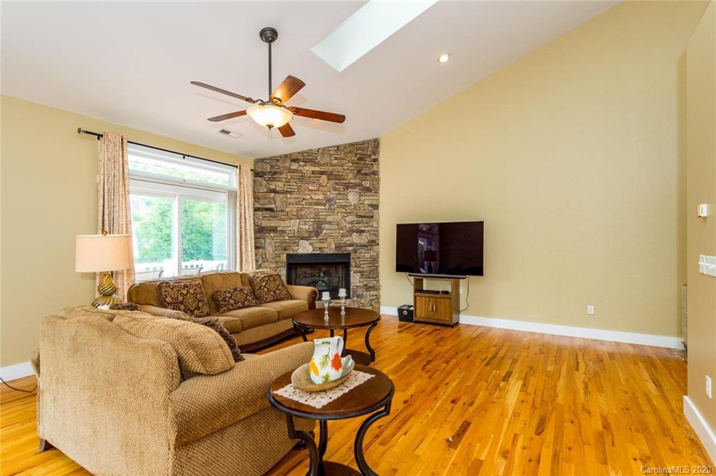 17 Woods Crossing Way Weaverville NC 28787