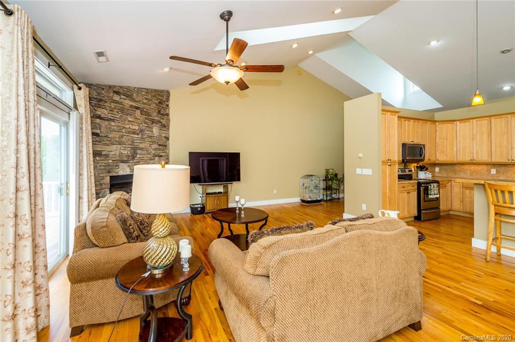 17 Woods Crossing Way Weaverville NC 28787