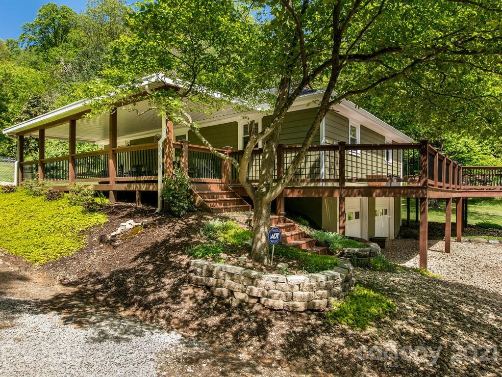 3 Dots Drive Candler NC 28715