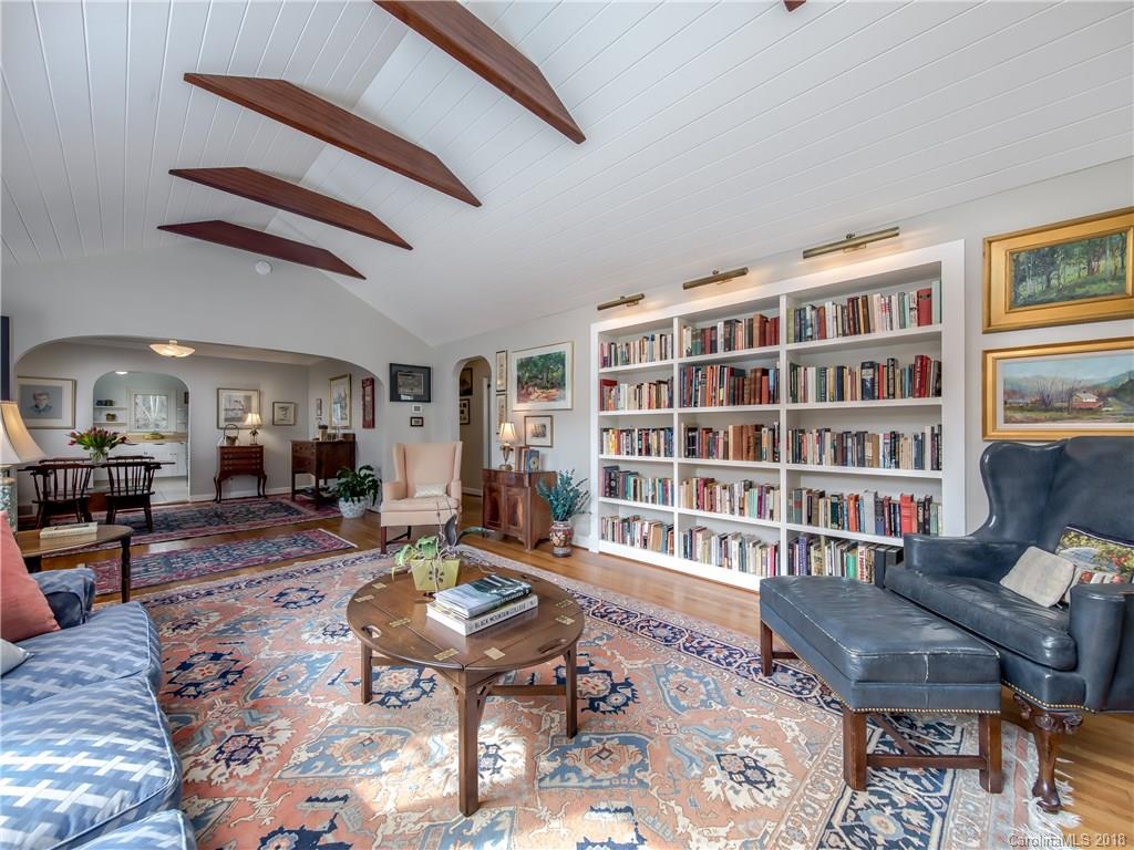 21 Pinecroft Road Asheville NC 28804