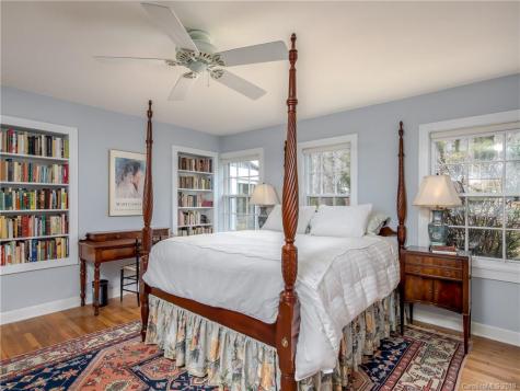 21 Pinecroft Road Asheville NC 28804