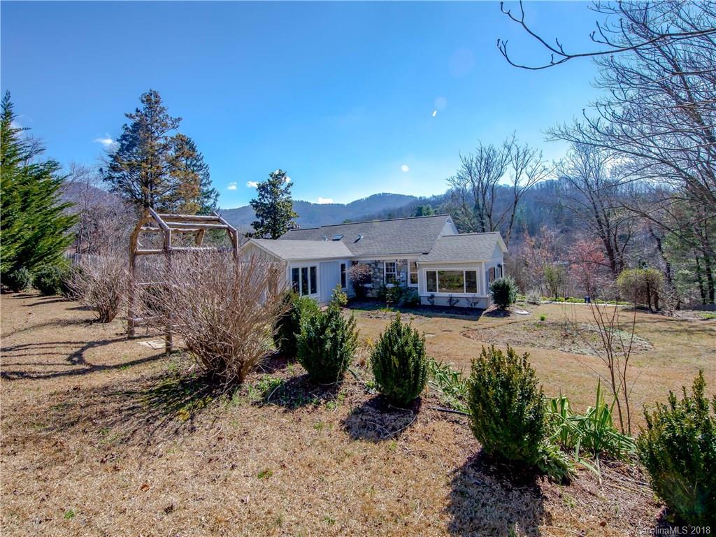 21 Pinecroft Road Asheville NC 28804