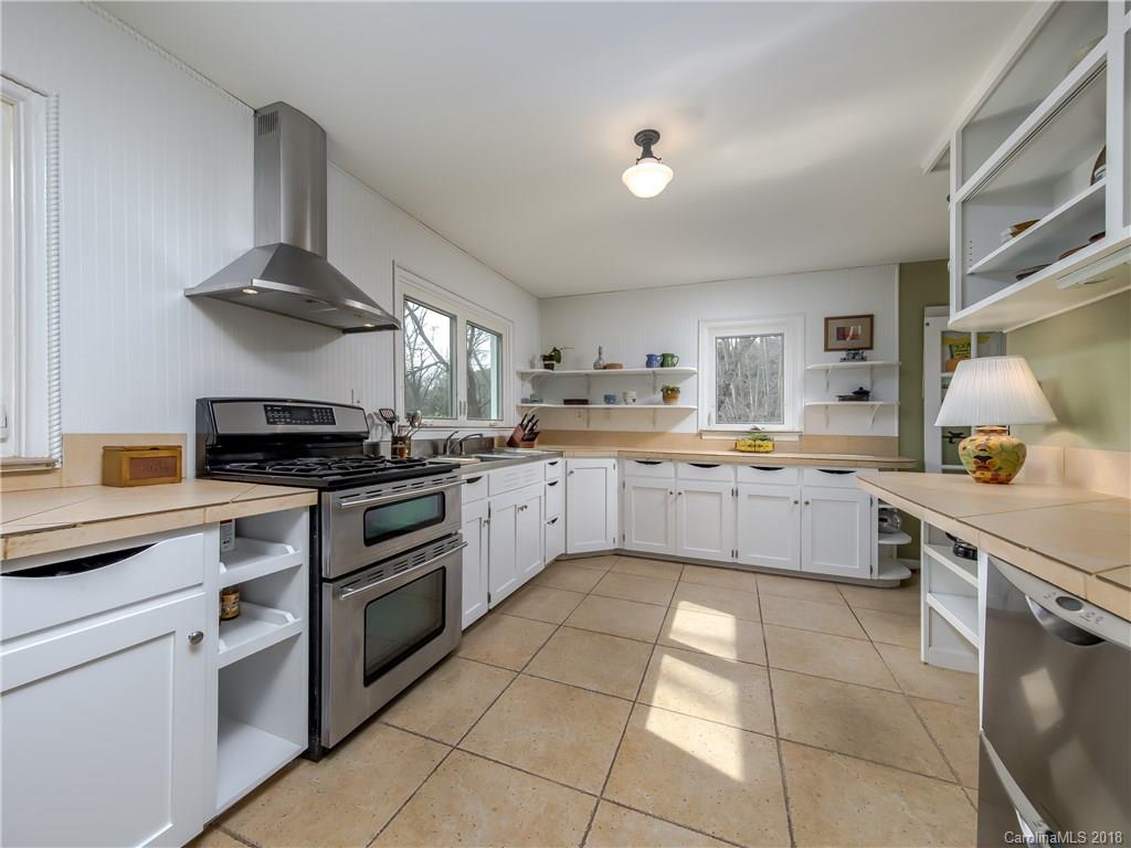 21 Pinecroft Road Asheville NC 28804