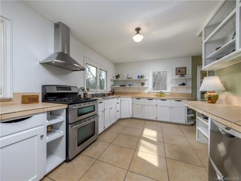 21 Pinecroft Road Asheville NC 28804
