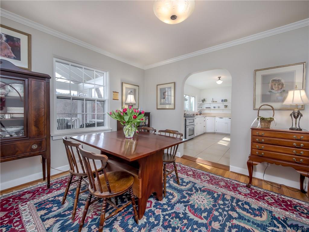 21 Pinecroft Road Asheville NC 28804