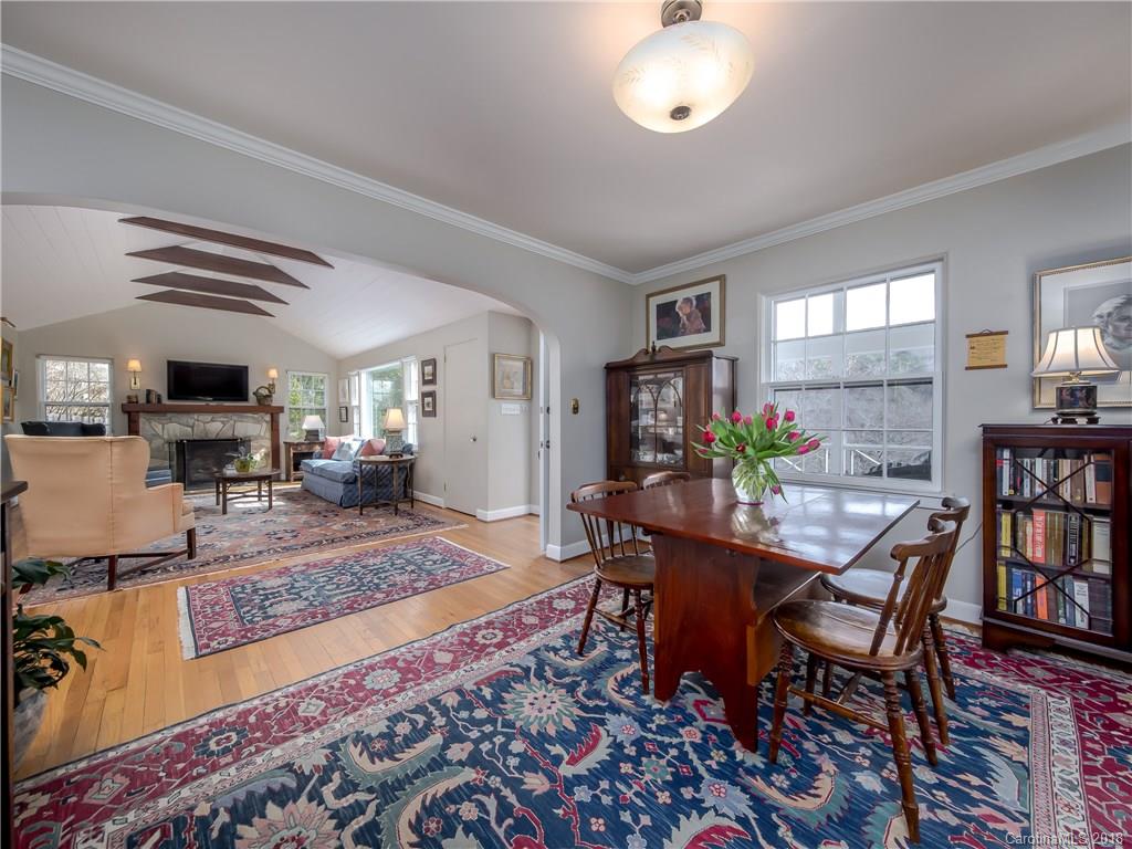 21 Pinecroft Road Asheville NC 28804