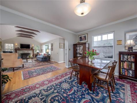 21 Pinecroft Road Asheville NC 28804