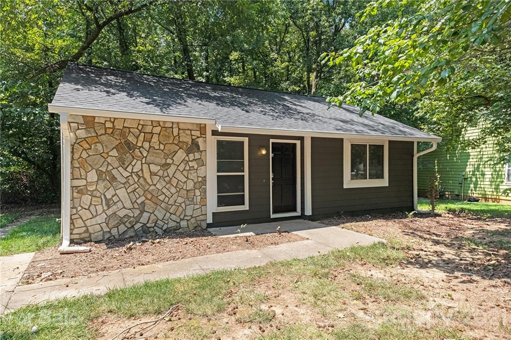 5826 Carved Oak Circle Charlotte NC 28227