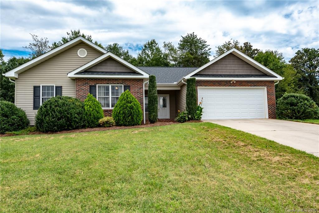 9011 Mccray Farms Drive Hickory NC 28601