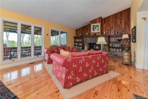 27 Patriots Drive Asheville NC 28805